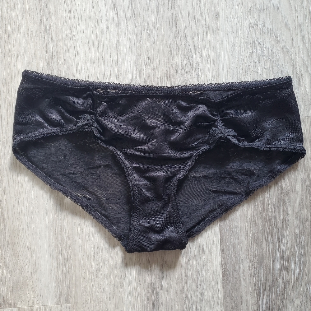 💐5/$35💐 Black Lace Hiphugger Panty With Ruching - Victoria's Secret - S